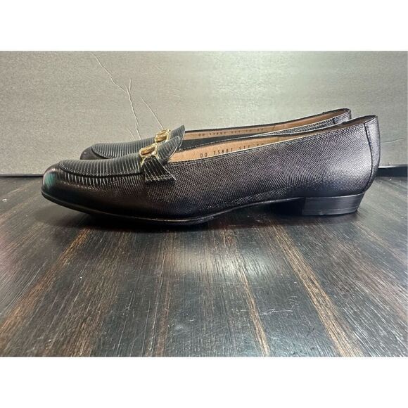 Salvatore Ferragamo women’s black loafers size 10 AAA - Picture 6 of 13